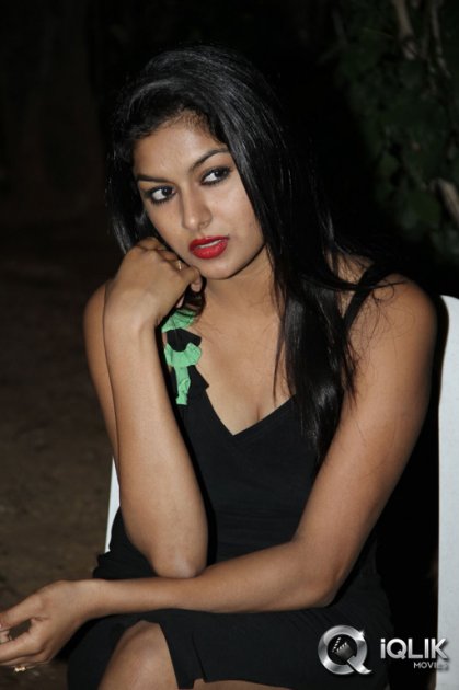 Akshitha-at-Tanu-Monne-Vellipoyindi-Movie-Audio-Launch